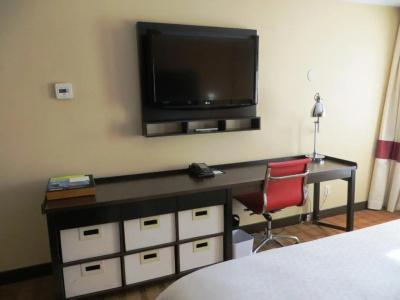 Four Points by Sheraton & Suites West - 28