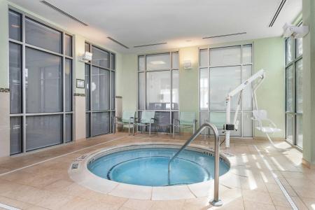 SpringHill Suites by Marriott Downtown/Cameron Harbor - 20