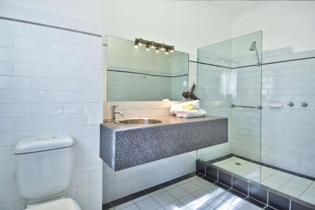 Best Western Motor Inn & Serviced - 55