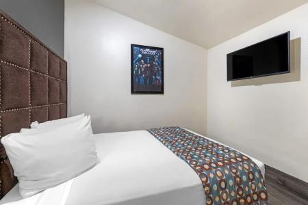 Anaheim Discovery Inn and Suites - 57