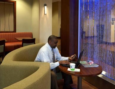 Hampton Inn & Suites/University Area - 28