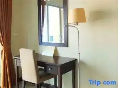 August Suites - 102