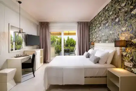 Neikos Mediterraneo Luxury Suites - 56