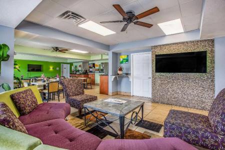 Quality Inn - 11