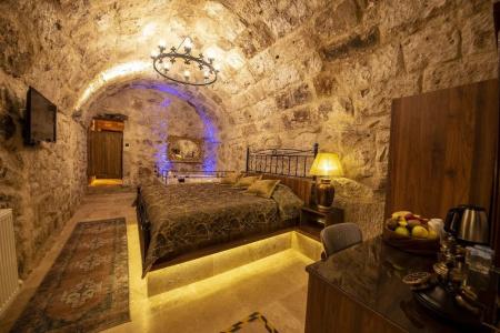 Sunak Cave Boutique - 120
