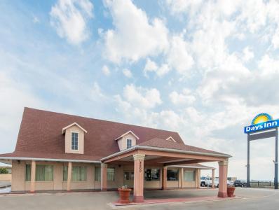 Red Roof Inn West - 0