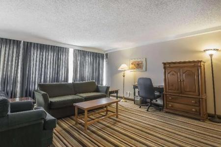 DoubleTree by Hilton North - 54