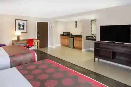 Ramada by Wyndham Miami Springs/Miami International Airport - 33
