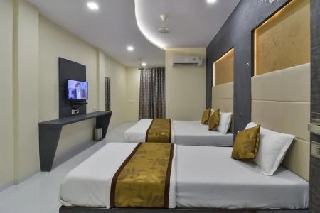 Aroma- Dadar - 37