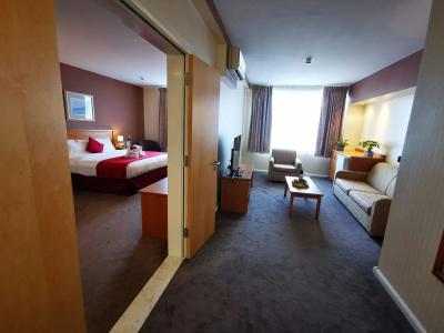 Future Inn Cardiff Bay - 23