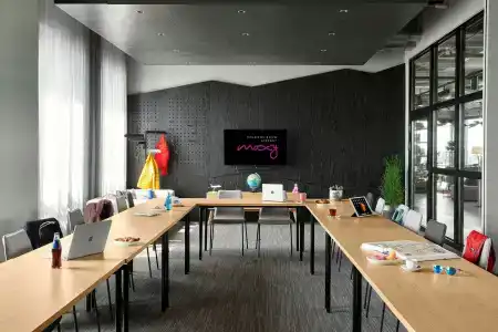 Moxy Cologne Bonn Airport - 25