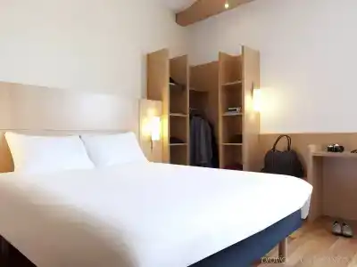 ibis La Rochelle Vieux Port - 1