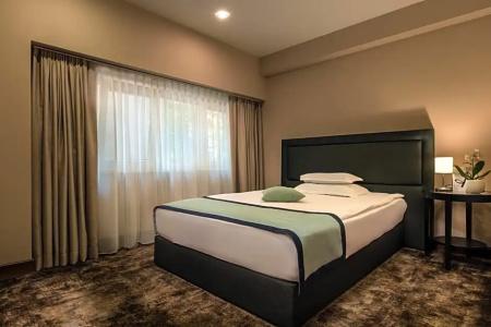 Rosslyn Thracia Sofia - 25