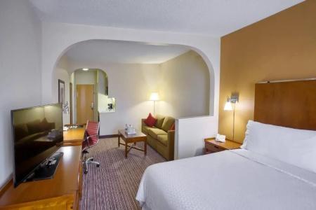 Four Points by Sheraton/Pineville - 35