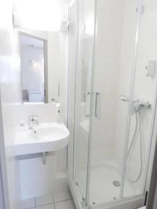 Best Hôtel Lille - 24