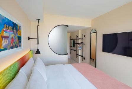 Moxy Miami South Beach - 4