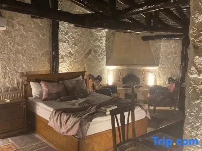Heritage Cave Inn - 185