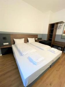 Apadana Frankfurt - 28