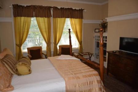 Inn at 835 Boutique - 38