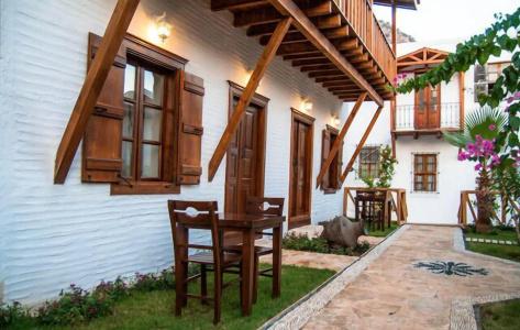 Courtyard - 12