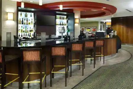 Cambria Miami Airport - Blue Lagoon - 32