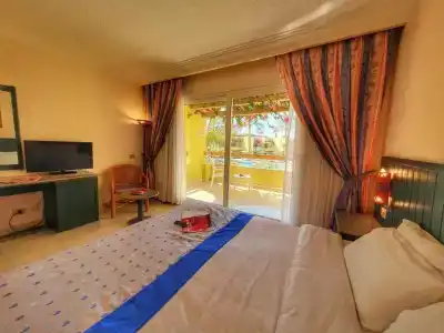 Palm Beach Resort Families and Couples only - 37