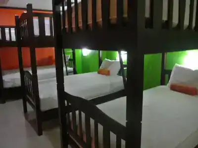 Silla Patong Hostel - 25