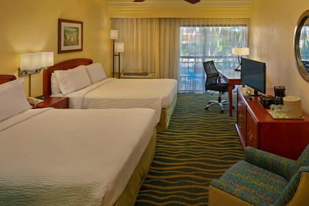 Courtyard by Marriott Waterfront - 2