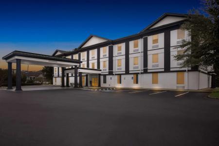 Sans Boutique & Suites - 35