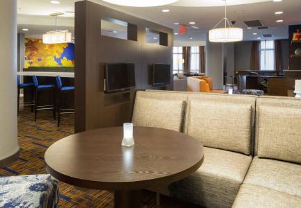 Courtyard by Marriott Houston Galleria - 24