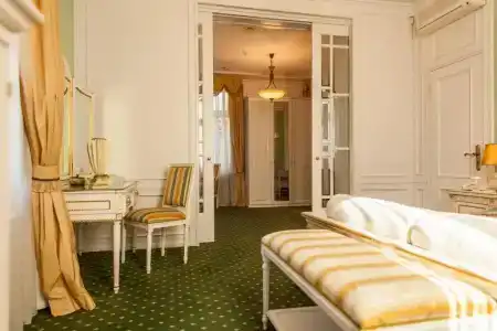 Tb Palace & Spa - 75