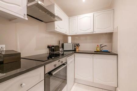 Queensgate Court - 157