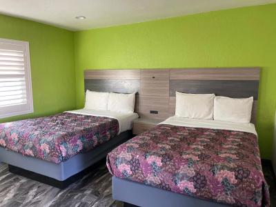 Goldstar Inn Motel - 10