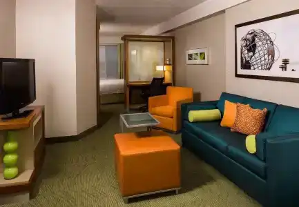 SpringHill Suites by Marriott New York LaGuardia Airport - 3