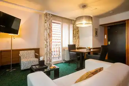 Golden Tulip Central - 117