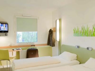 Ibis Budget Marseille Est Saint-Menet La Valentine - 65