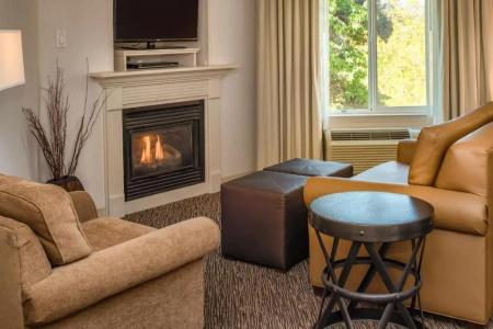 DoubleTree by Hilton - 61