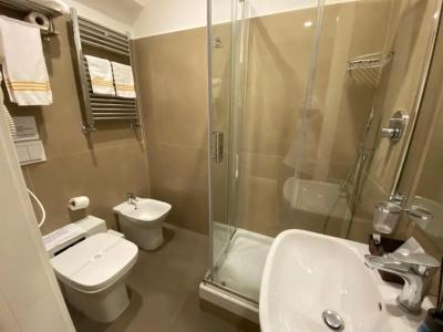 7th Floor Suite - 123