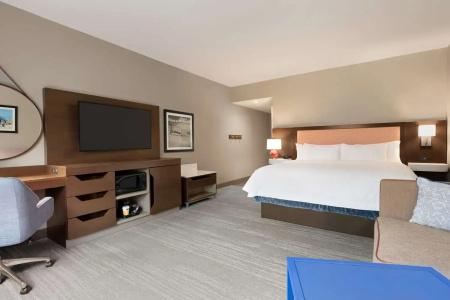 Hampton Inn & Suites West - 31