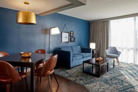 Four Points by Sheraton Downtown - 63