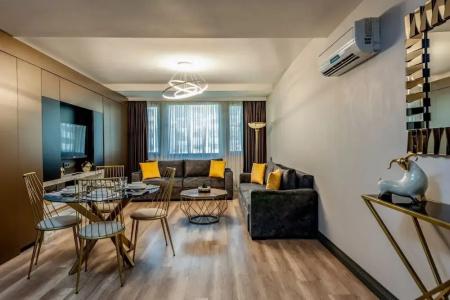 A Palace Suites - 218