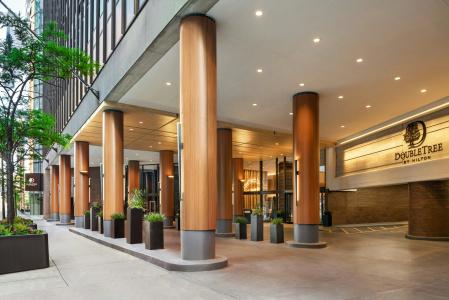 DoubleTree by Hilton Chicago Magnificent Mile - 0