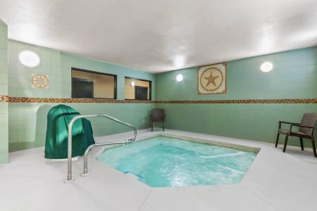 Comfort Suites West - 18