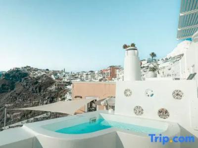 Trieris Villa & Suites - 64