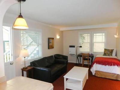 Briarwood Inn - 157