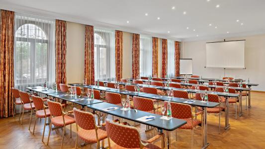 Bayerischer Hof Dresden - 17