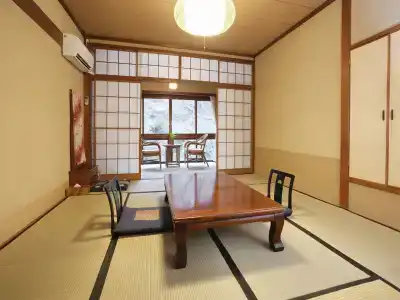Ichinoyu Honkan - 12