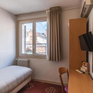 Ours Blanc - Place Victor Hugo - 20