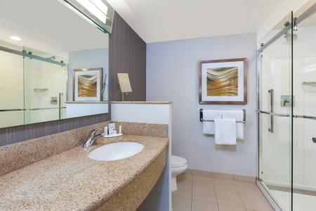 Courtyard by Marriott Downtown - 8