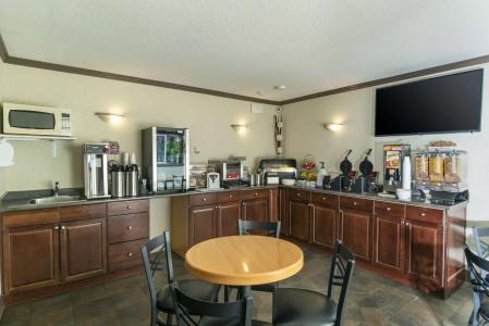 Quality Inn & Suites - 20